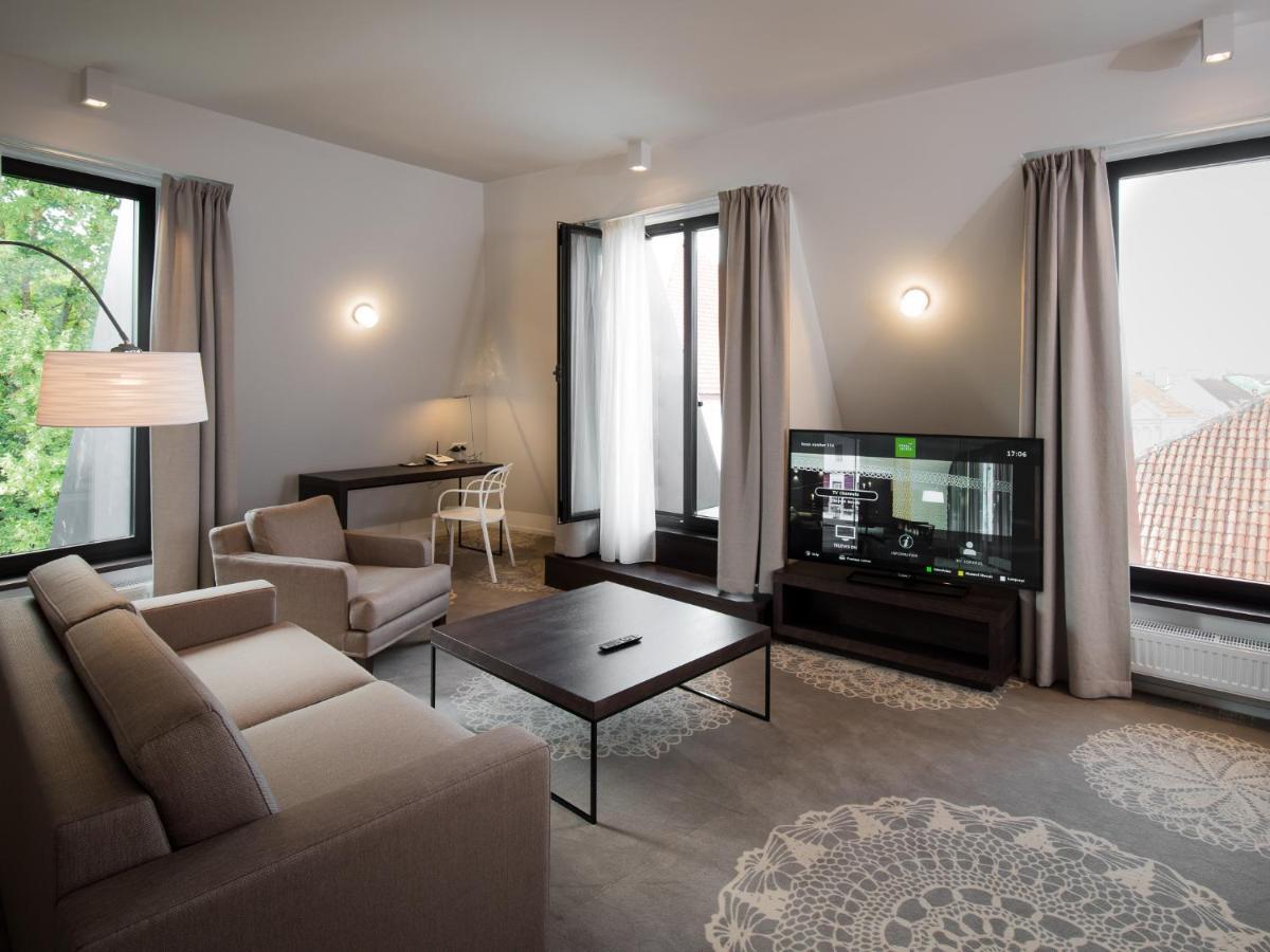 Lydia Hotel Tartu Bagian luar foto
