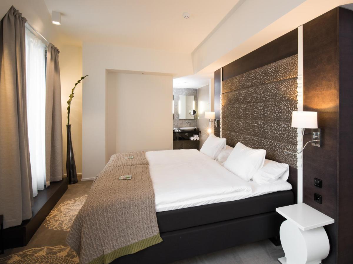 Lydia Hotel Tartu Bagian luar foto