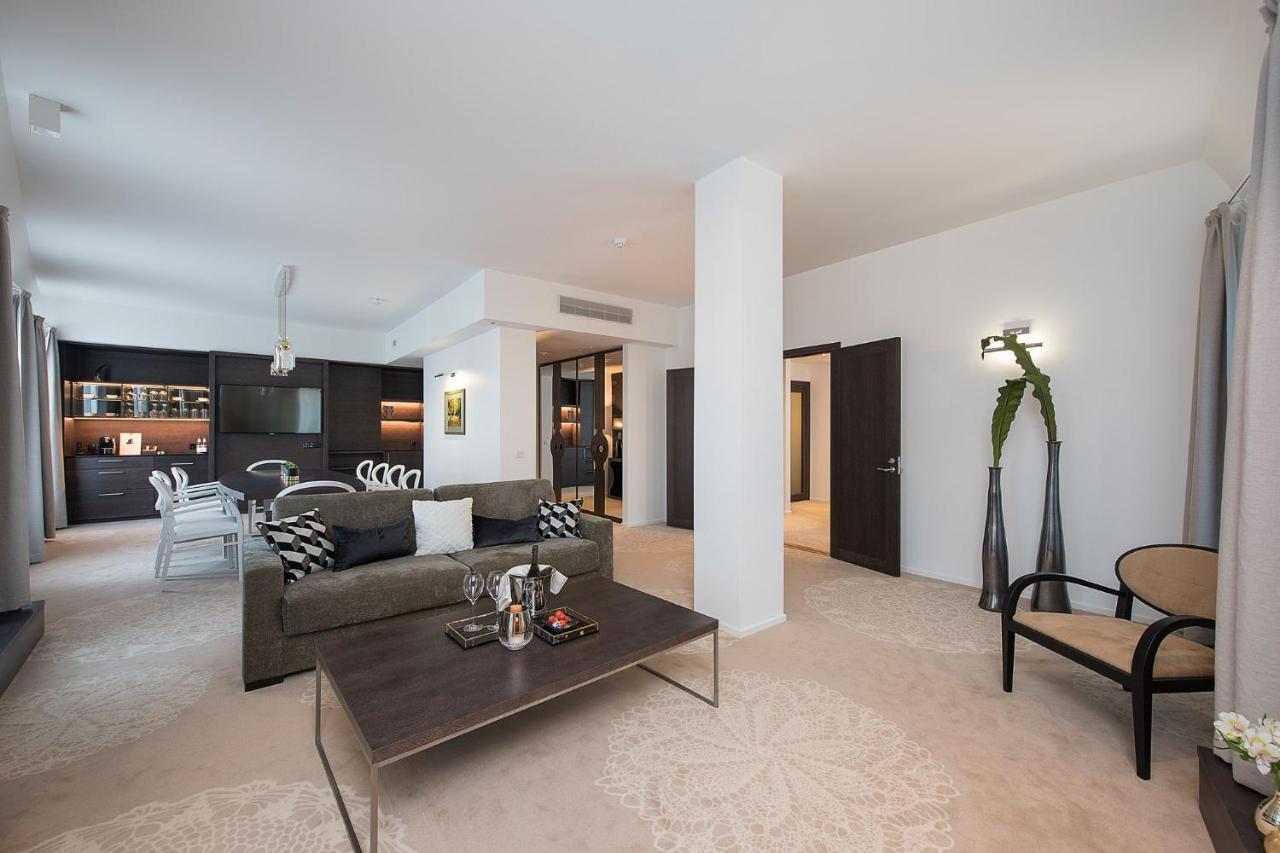 Lydia Hotel Tartu Bagian luar foto