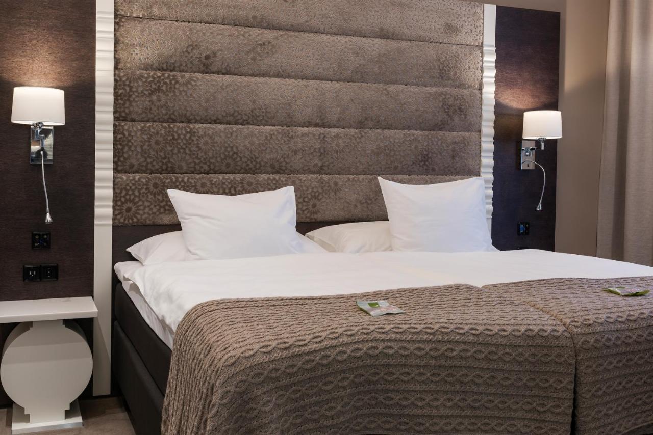 Lydia Hotel Tartu Bagian luar foto