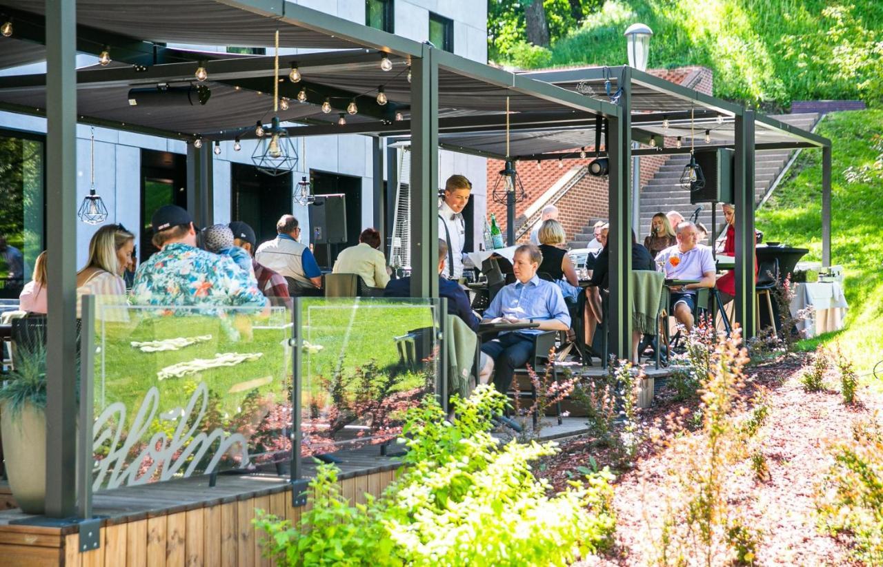 Lydia Hotel Tartu Bagian luar foto
