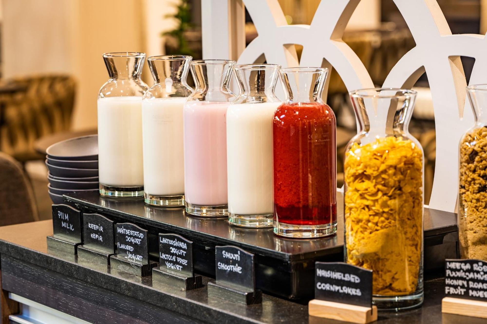 Lydia Hotel Tartu Bagian luar foto