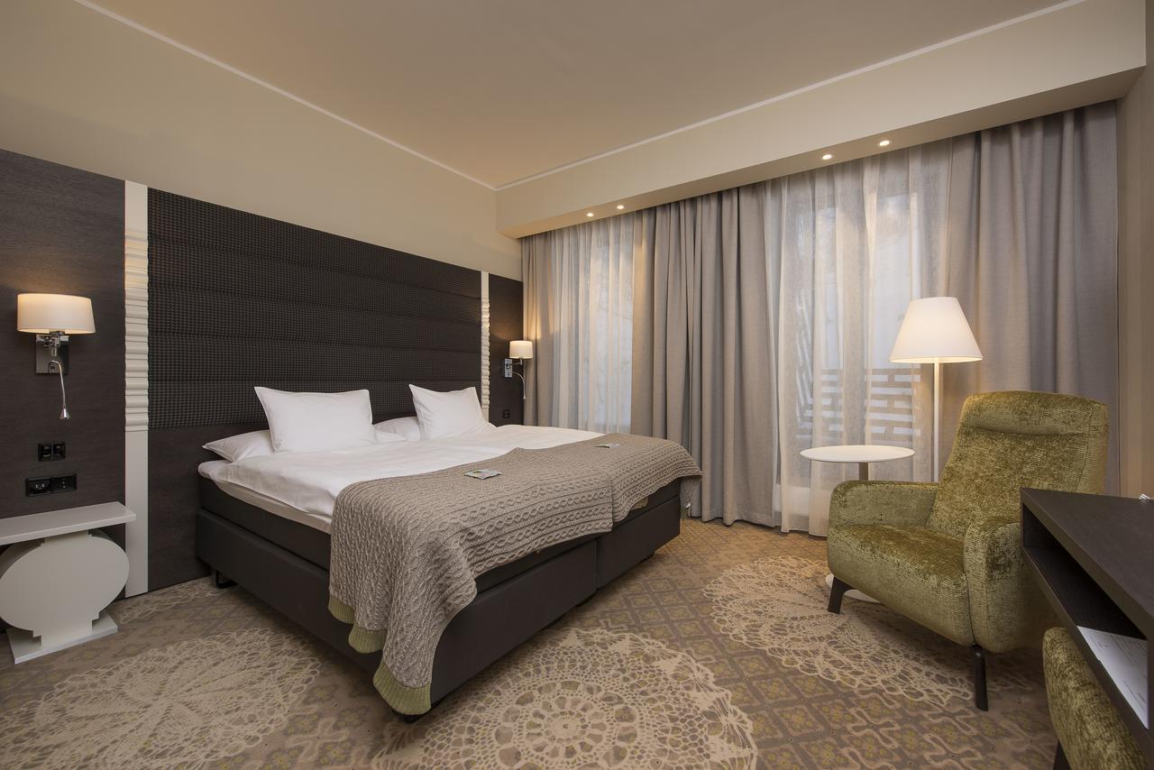 Lydia Hotel Tartu Bagian luar foto