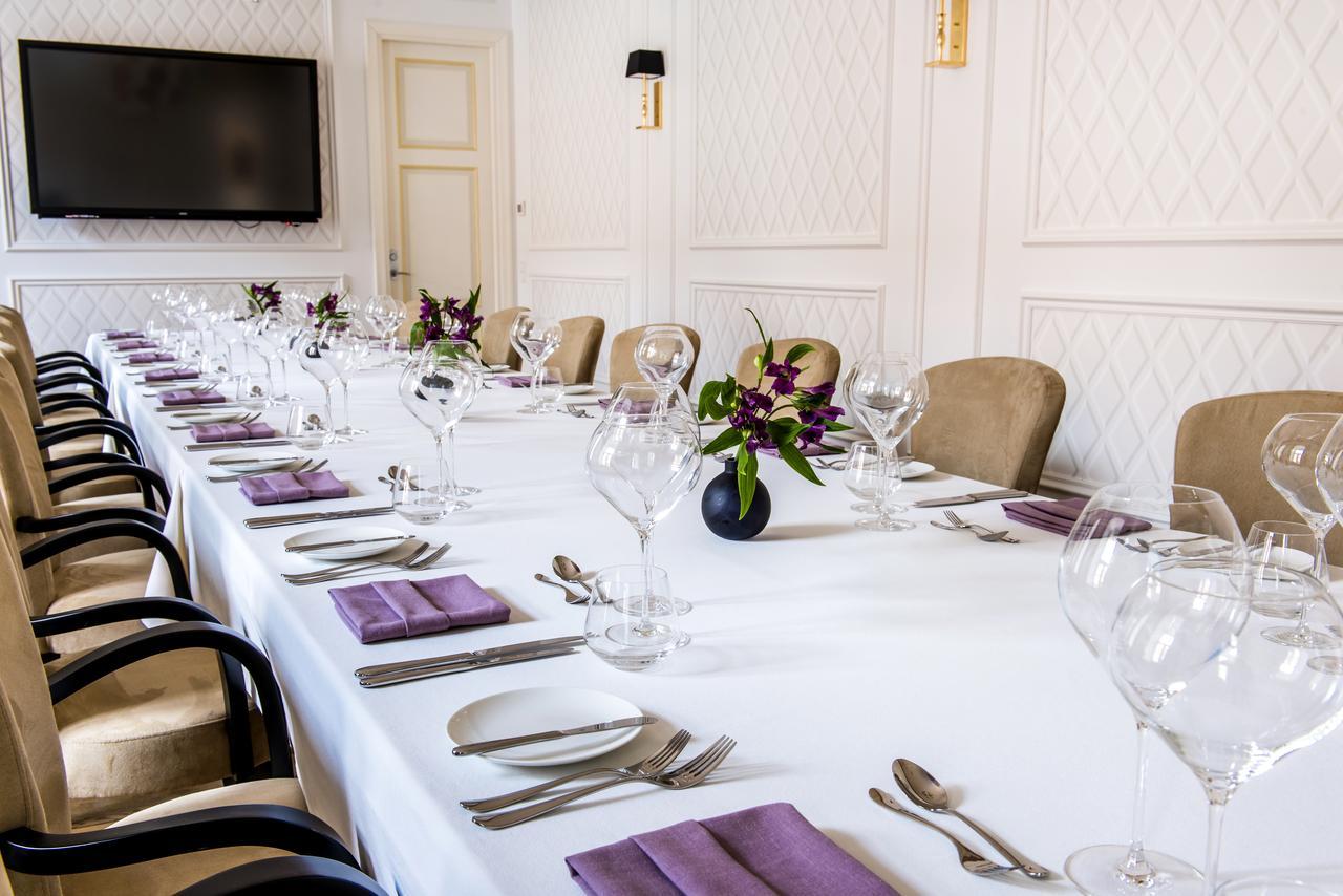 Lydia Hotel Tartu Bagian luar foto