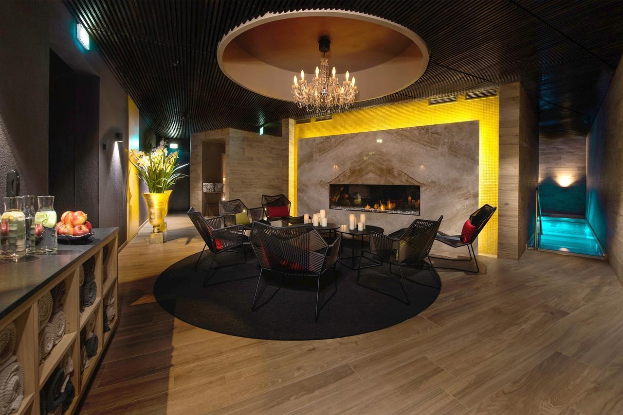 Lydia Hotel Tartu Bagian luar foto