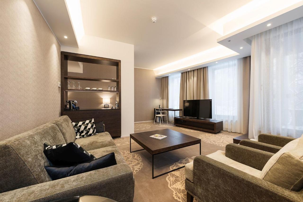 Lydia Hotel Tartu Bagian luar foto
