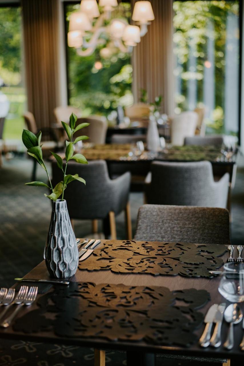 Lydia Hotel Tartu Bagian luar foto